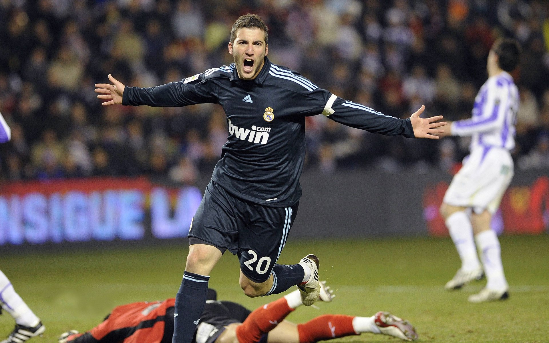 哈兰德破门助曼城4-1多特，福登双响展现不俗状态，曼联哈兰德